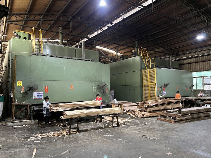 Dongguan Lingfeng Wood Industry Co., Ltd. خط تولید تولید کننده