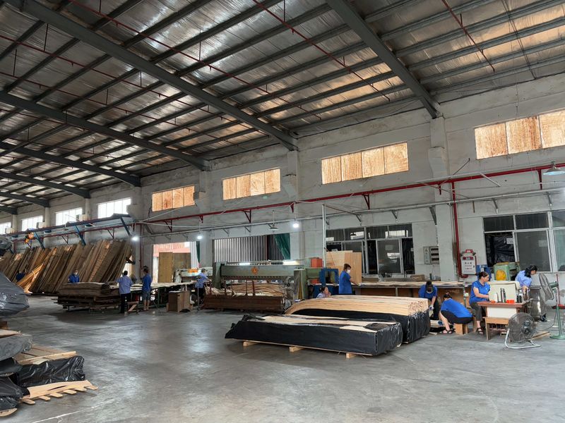 Dongguan Lingfeng Wood Industry Co., Ltd. خط تولید تولید کننده
